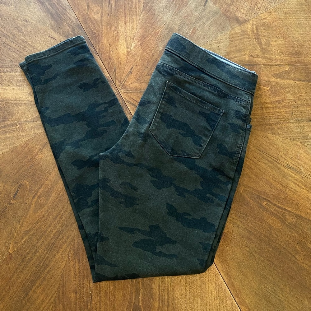 Lee Pull On Camo Leggings